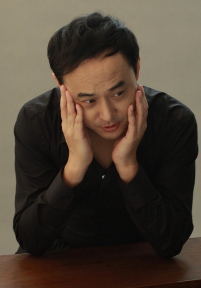 赵宁宇的写真-一向严谨严肃，不苟言...