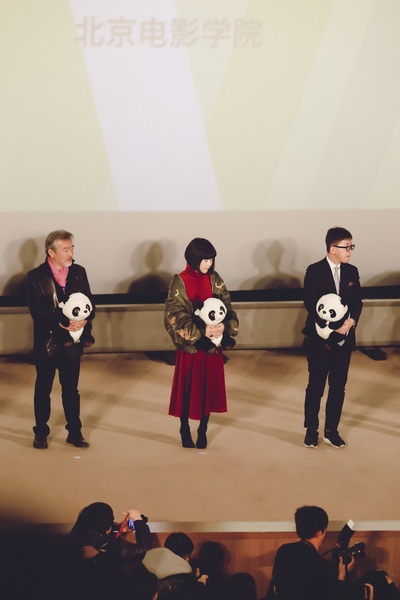 山户结希的写真