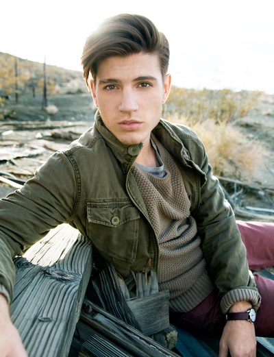 亚当·思格特·米勒的写真