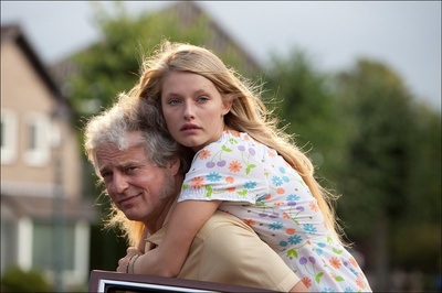 埃拉·琼·昂拉尔的写真