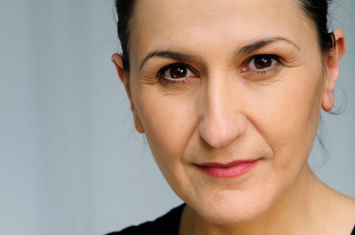 希尔·艾罗格路的写真