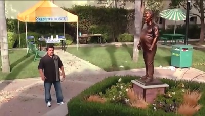 路易斯·古兹曼的写真-这一幕我真的是看一次...