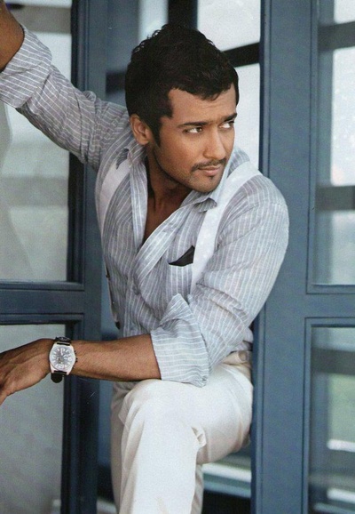 苏利耶·西瓦库马的写真