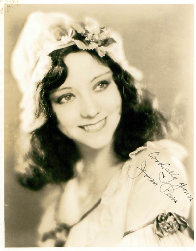 琼·佩尔斯的写真