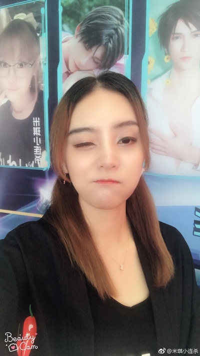 小连杀的写真-可爱到爆了