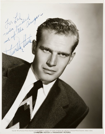 查尔登·海斯顿的写真