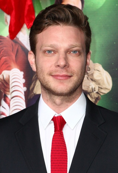 托德·施特劳斯-斯古尔森的写真