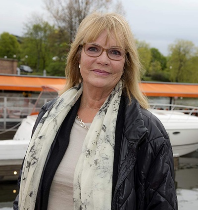 安琪·丽登的写真