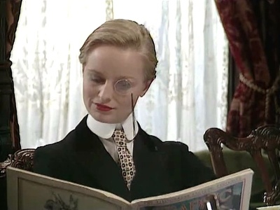 凯瑟琳·拉贝特的写真-《主仆轶事》饰演Sis...