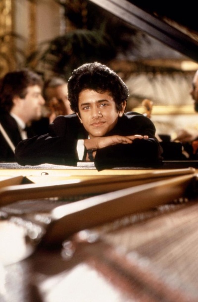 纳温·乔杜里的写真-那时候的眼睛就已经如...