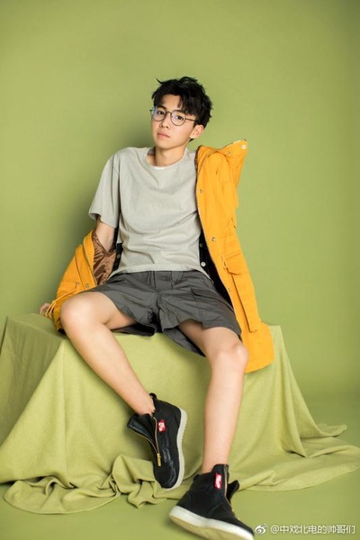 苗雅宁的写真-苗雅宁写真