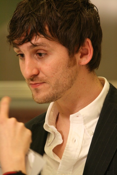 劳尔·阿雷瓦洛的写真