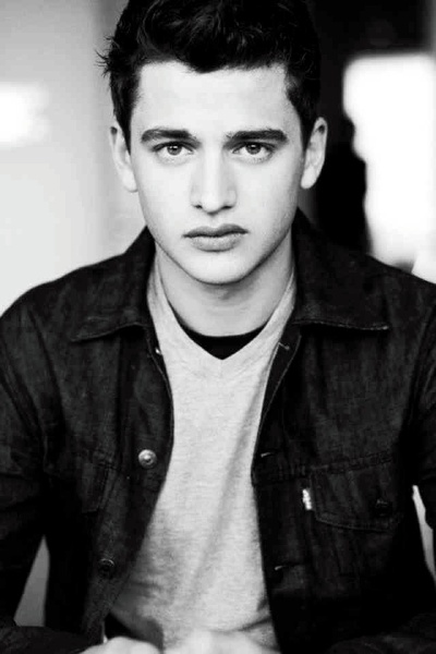 亚历克斯·布劳恩斯坦的写真