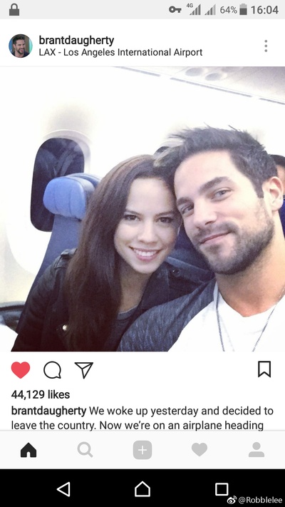 金佰利·伊达尔戈的写真-与未婚夫Brant Daugh...