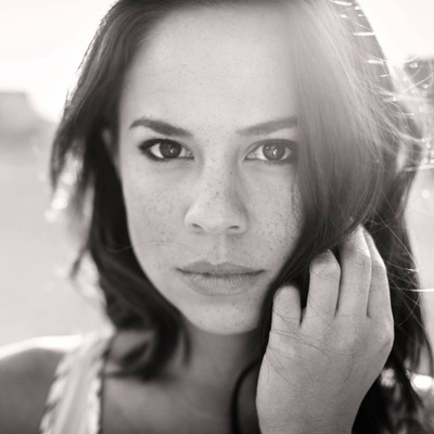 金佰利·伊达尔戈的写真