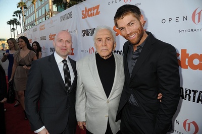 斯蒂文·S·迪奈特的写真