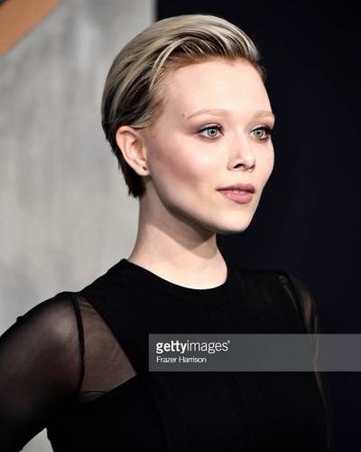 伊万娜·萨赫诺的写真