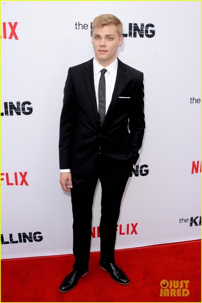 列维·米登的写真-At Season 4 Premiere...