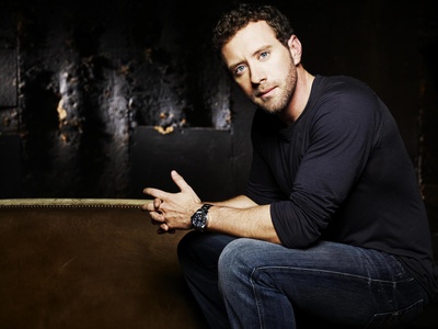 T·J·塞恩的写真