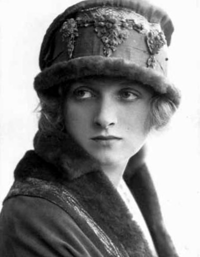 格拉黛丝·库珀的写真