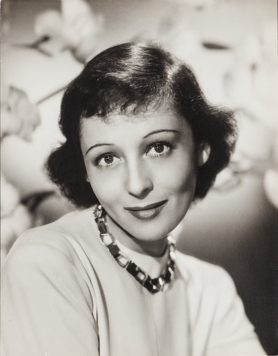 路易丝·赖纳的写真