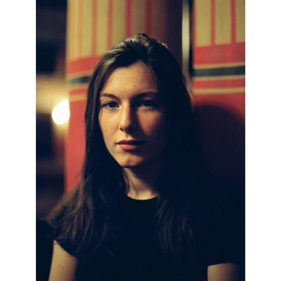 露易丝·谢维洛特的写真