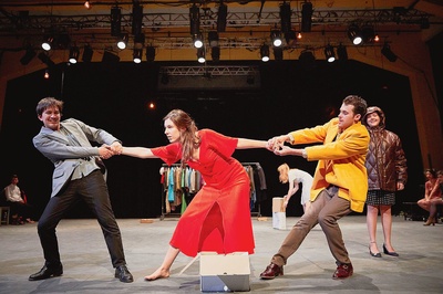 露易丝·谢维洛特的写真