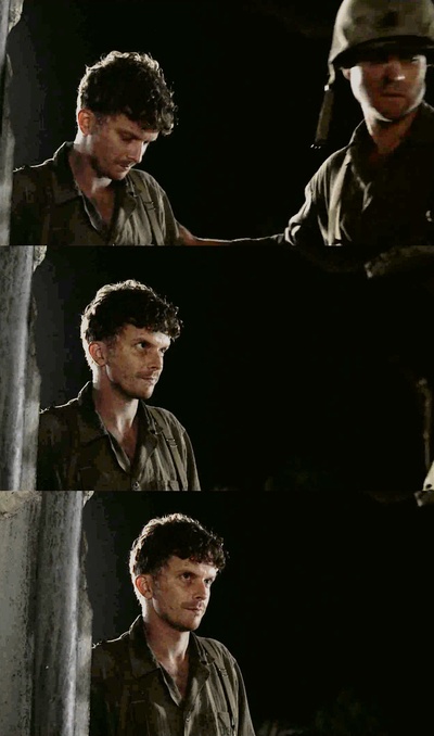 里昂·福德的写真-↗◡↗