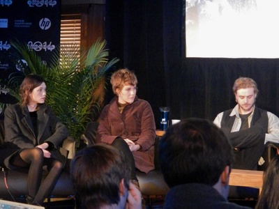 卡拉·朱里的写真