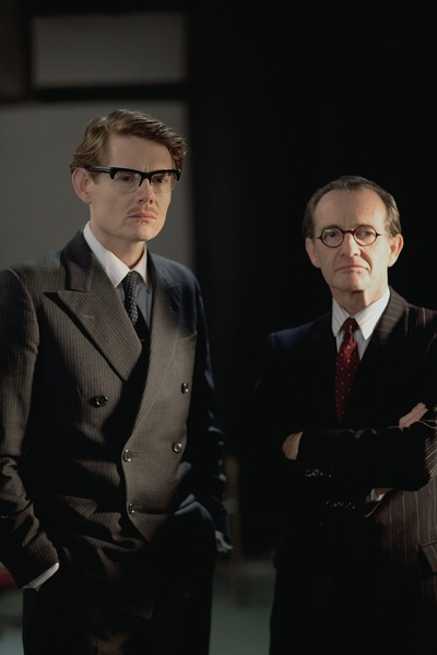 安东·莱瑟的写真