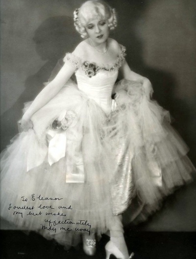 梅·麦卡沃伊的写真