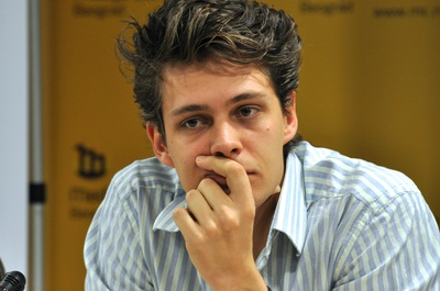 米洛斯·比柯维奇的写真-Milos