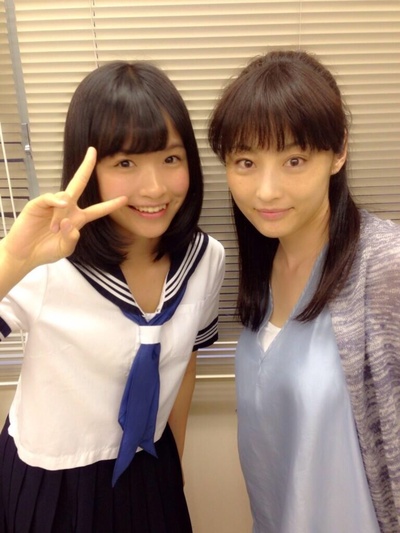 常盘贵子的写真-常盘阿姨和小女孩在一...