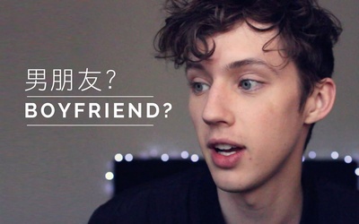 特洛耶·希文的写真