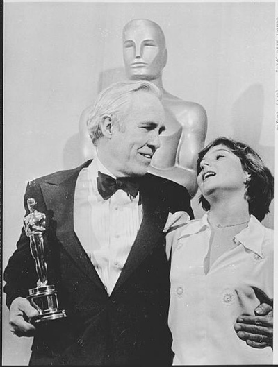 杰森·罗巴兹的写真-Jason Robards获得...