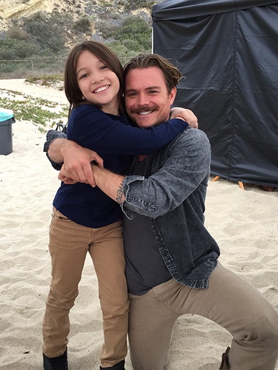 特欧·布里奥尼斯的写真