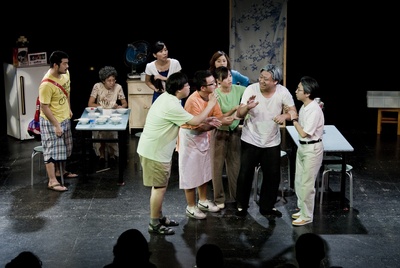 梁杰理的写真-梁傑理主演话剧《卤煮...