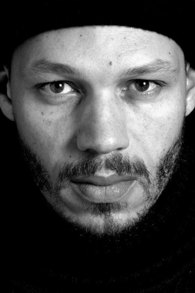 贾勒斯·J·默茨的写真