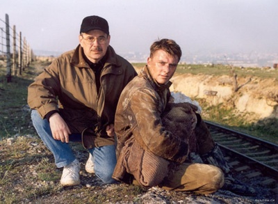 帕维尔·丘赫莱伊的写真-将军谋杀案 Води...