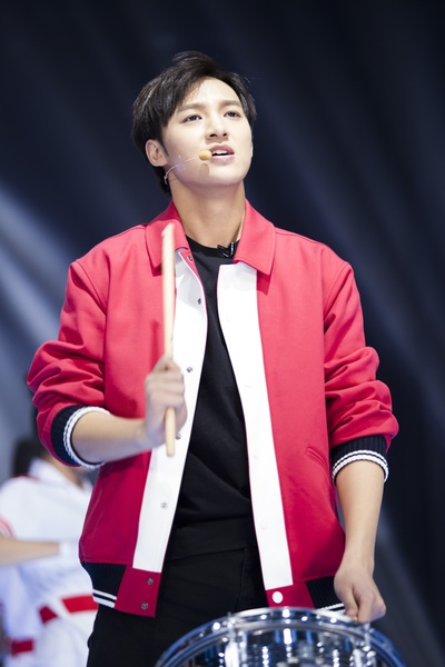 伍嘉成的写真-16-01-23 燃烧吧少年...