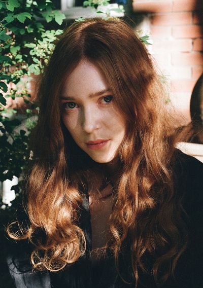 索菲亚·班茨哈夫的写真