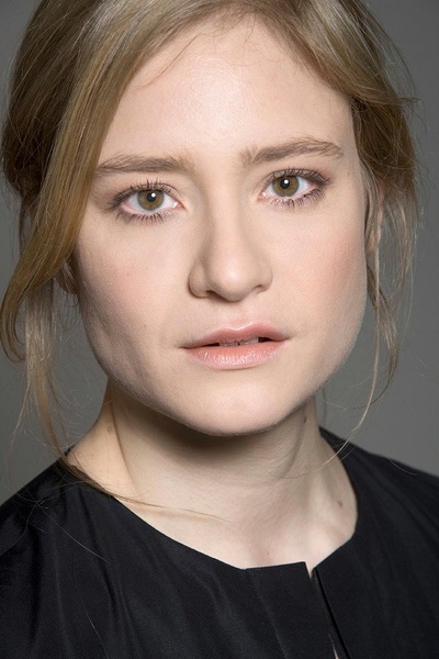 尤莉亚·延奇的写真