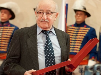 乔拉·赫兹的写真