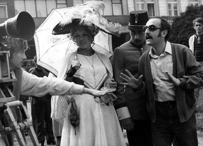 乔拉·赫兹的写真