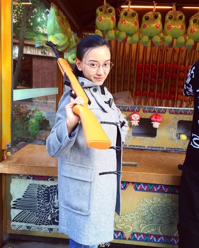 卜冠今的写真-霸气侧漏的小姐姐