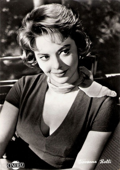 乔瓦娜·拉利的写真