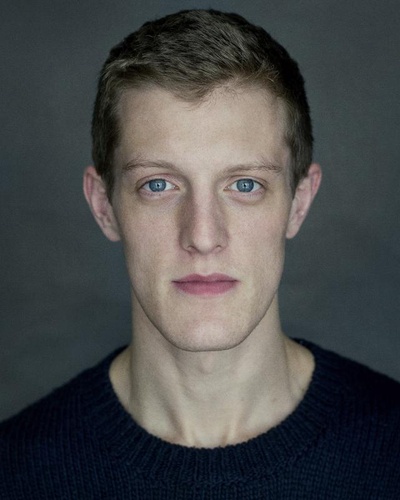 罗伯特·奈尔恩的写真