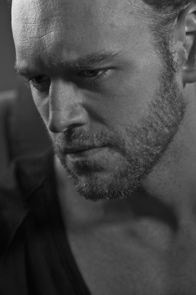 艾略特·科万的写真