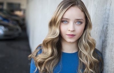 玛德琳娜·亚瑟的写真