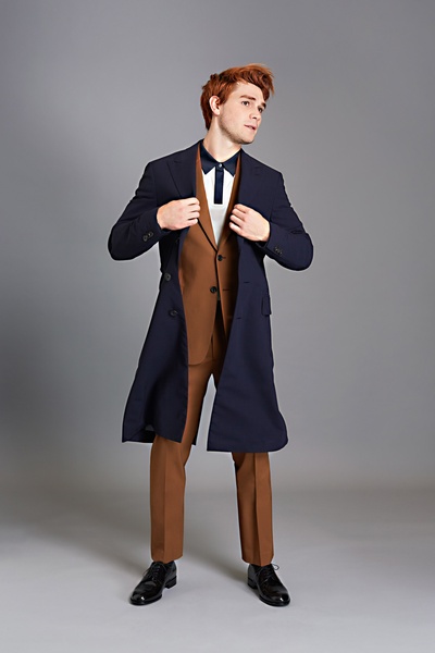 K·J·阿帕的写真-by Kathryn Wirsing for...